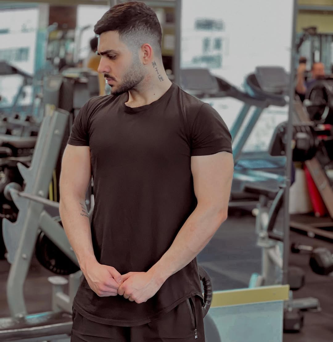 بیوگرافی یاشار عشق ابدی