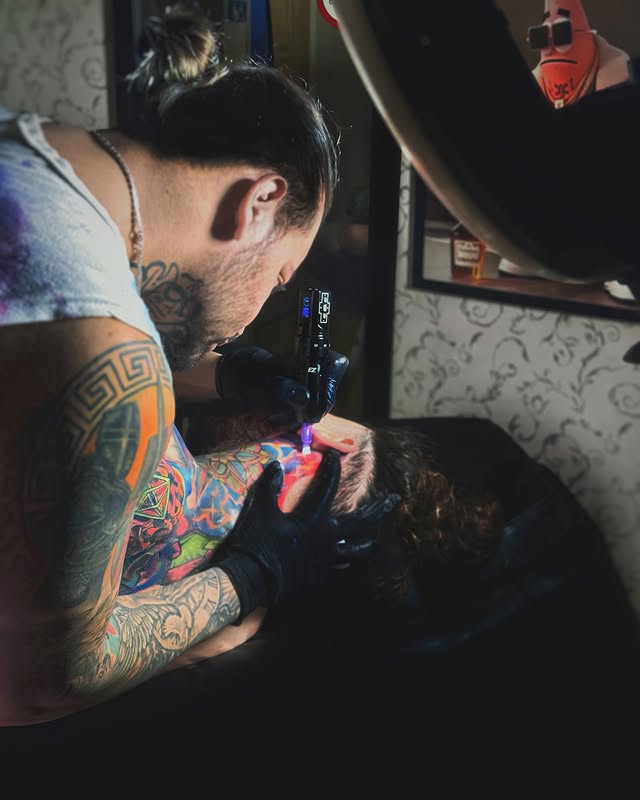 بیوگرافی مهیار عشق ابدی